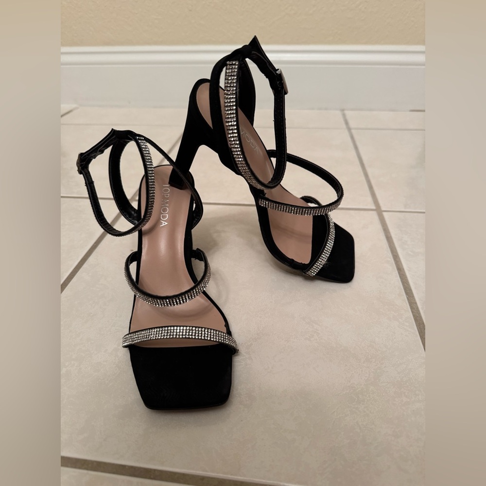 Top Moda Black Rhinestone Strappy Heels 🦋